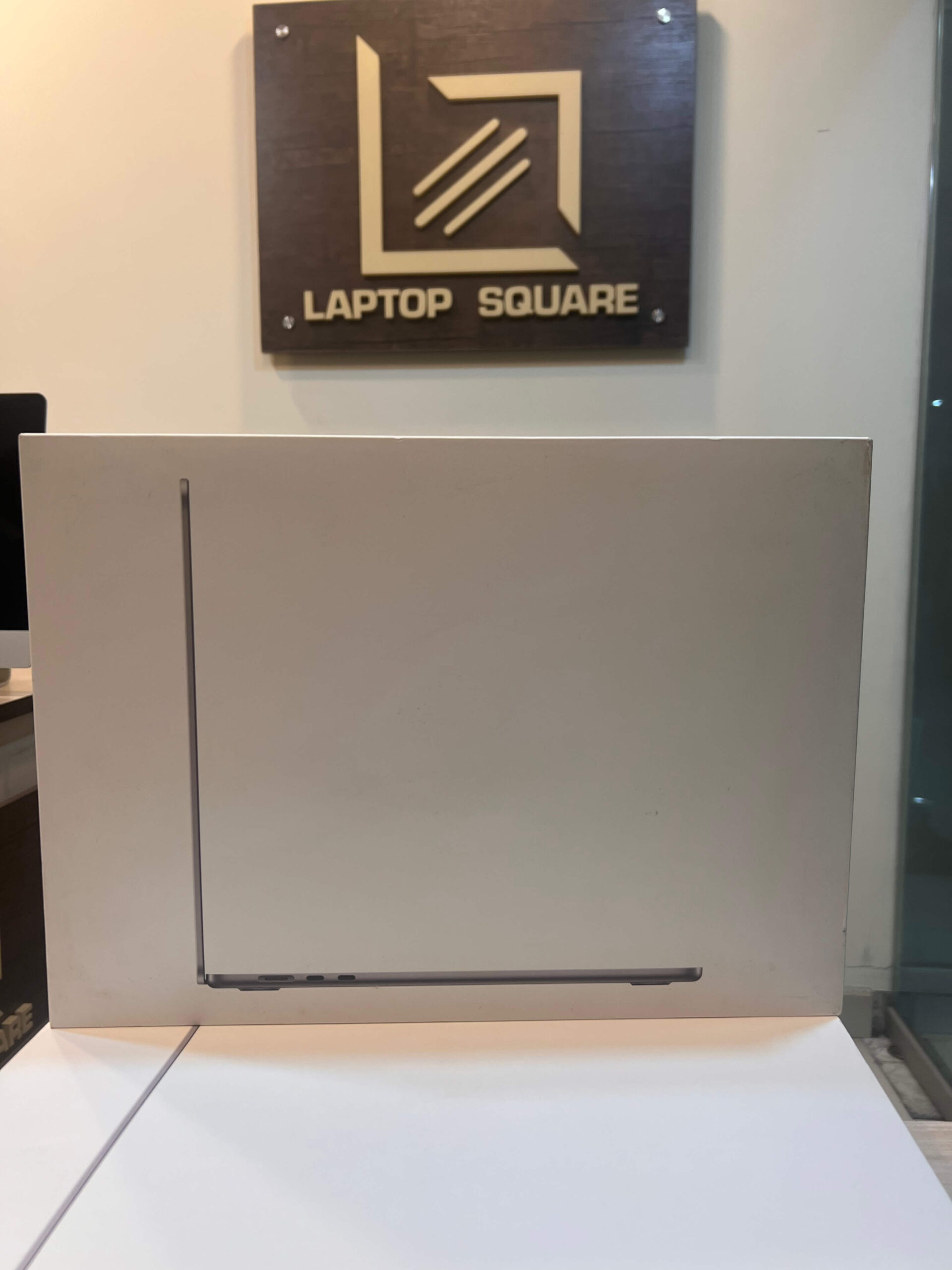 Apple MacBook Air 15-inch (2024) A3114 | M3 chip 8-core | 16-core Neural Engine |16GB RAM | 256GB SSD | 10C GPU | Liquid Retina Display | Box Packed Apple MacBook Air 15-inch (2024) A3114 | M3 chip 8-core | 16-core Neural Engine |16GB RAM | 256GB SSD | 10C GPU | Liquid Retina Display | Box Packed