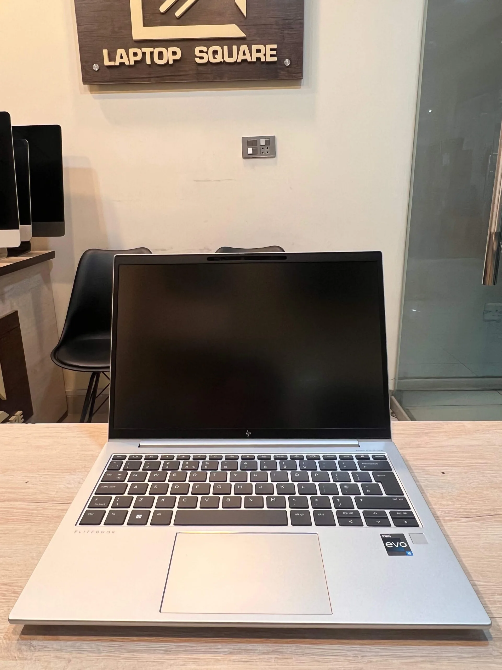 HP EliteBook 830 G10 – 13.3