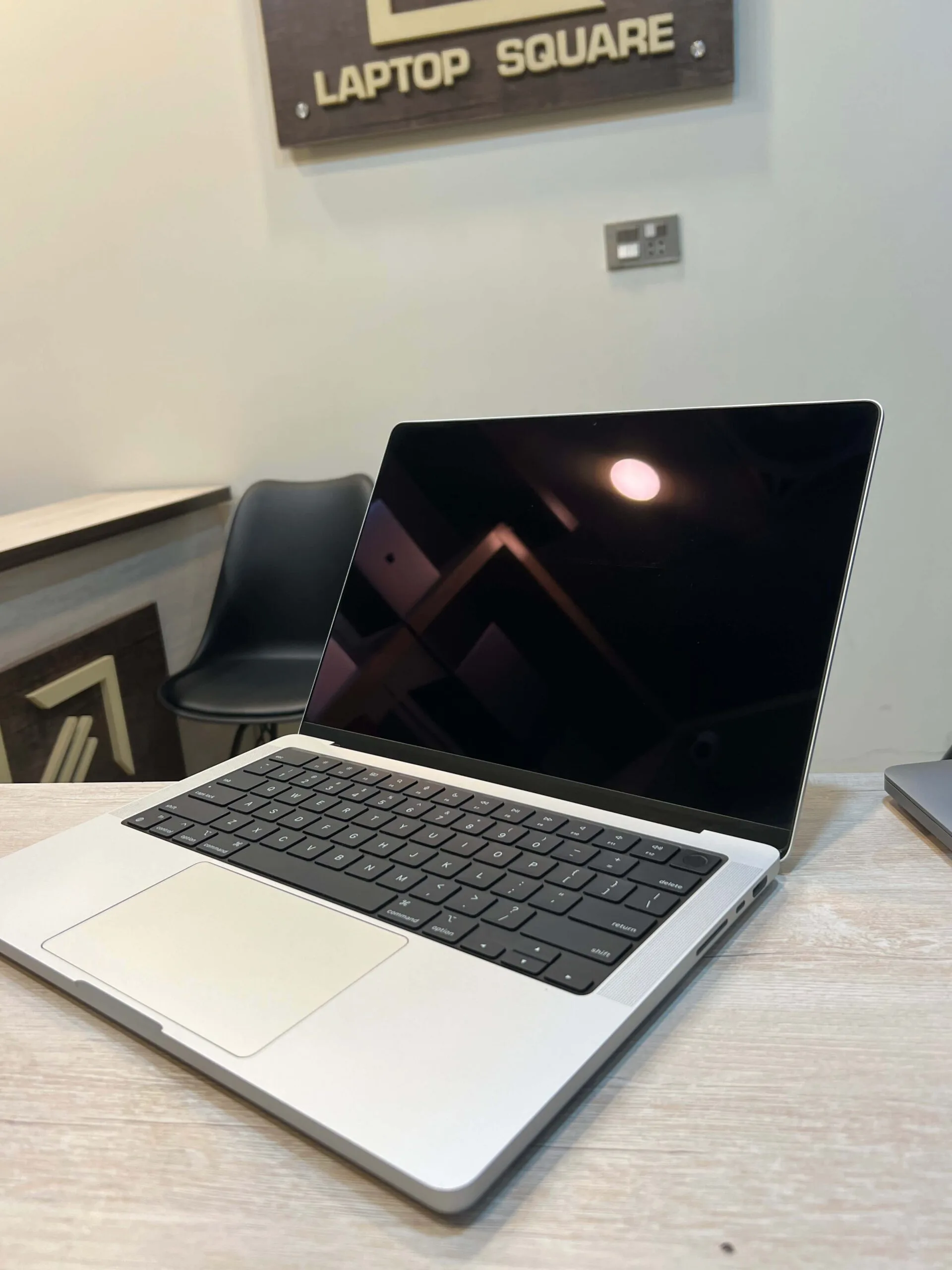 Apple MacBook M2 Pro | 2023 | 14-inch | 32GB RAM | 1TB SSD