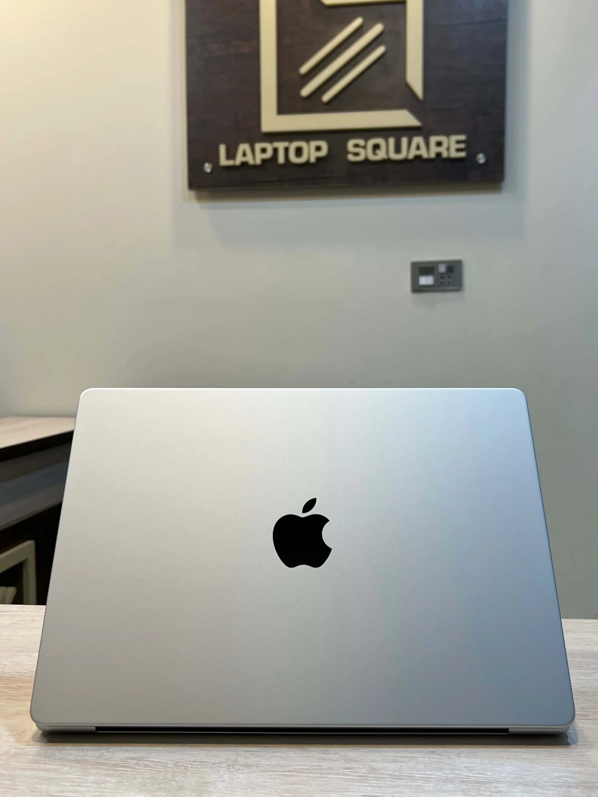 Apple MacBook M2 Pro | 2023 | 14-inch | 32GB RAM | 1TB SSD