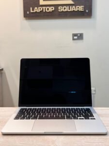 Apple MacBook Air M2 13-inch 2022 Silver 8GB RAM 256GB SSD 8-Cores CPU 8-Cores GPU 100% Battery Health 7 Apple MacBook Air M2 2022 13 inch 8GB RAM 256GB SSD Silver