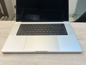 Apple MacBook M4 Max Pro 16.2"inch 2024 48GB RAM 1TB SSD 16-Core CPU 40-Core GPU Silver (A3186) 6 Apple MacBook M4 Max Pro 2024 48GB 1TB 16inch Silver A3186 CC 3 BH 100 price