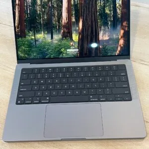 Apple MacBook Pro M3 2023 14 inch 8GB RAM 512GB SSD Space Grey